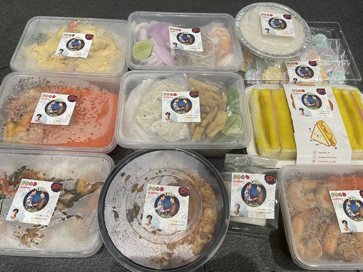 Mixxiwstrength's tweet photo. ส่งพลังให้คนเก่งของเรา ในมื้อดึกวันนี้เป็นไปมาม่าผัดไข่กุ้ง ยำปลาร้าแซ่บๆ ขนมปัง และเครื่องดื่มเพิ่มพลังในการซ้อมเต้นในงาน #FFFCampingConcert 💝🍭🍤

📍Thank you @tikkyhamcheese for your cooperation and supporting. ✨🫶

#mixxiw @wixxiws 
#พลังงานของมิกซิว https://t.co/wTZiEI5cSK