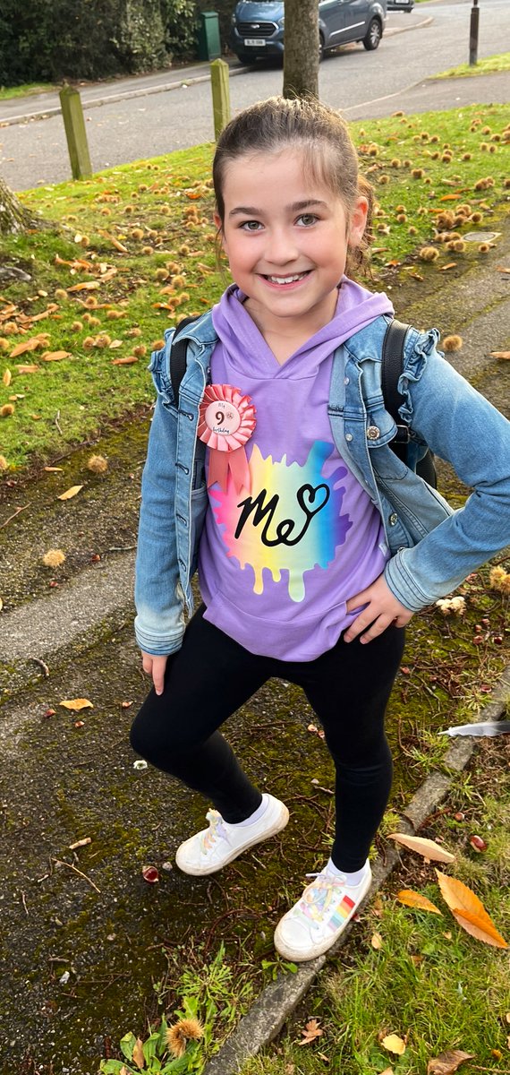 sammiC0507's tweet photo. Happy 9th Birthday to our little star ⭐️ she is so excited for the @SwingatePrimary  disco tonight and then her sleepover! Happy Birthday to @MissMossYear1 her birthday twin 🎉🎉🎂 https://t.co/V6IIsuHJs4