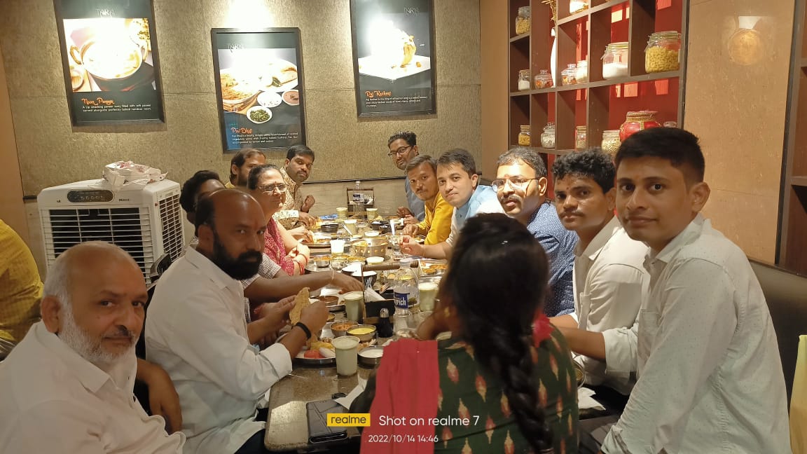DevangVDave's tweet photo. What a day to have Gujarati Lunch at Hyderabad along with interaction with Youths of Hyderabad Thank You @vivekananda_p ji for great lunch

Councillors of @GHMCOnline from @BJP4HYD @beeshwaom ji &amp; Dr Surekha Omprakash ji joined us over lunch having interesting conversations https://t.co/VPA1sCQo42