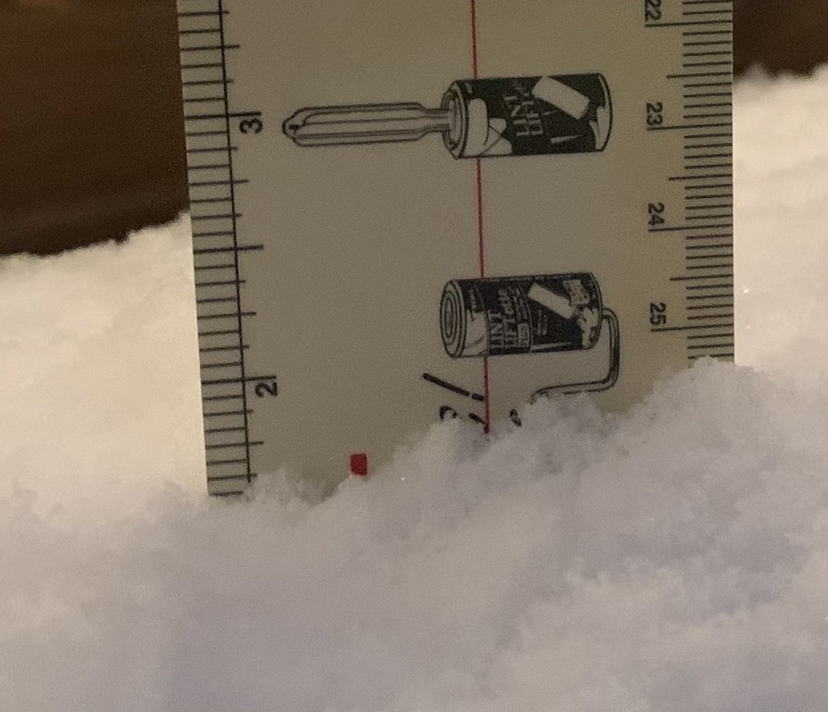 jem2998's tweet photo. Reporting from just east of East Hillside, Duluth. A little over 1.5 inches. #firstsnow #Duluth #ReadyNotReady https://t.co/SRmTJSegi5