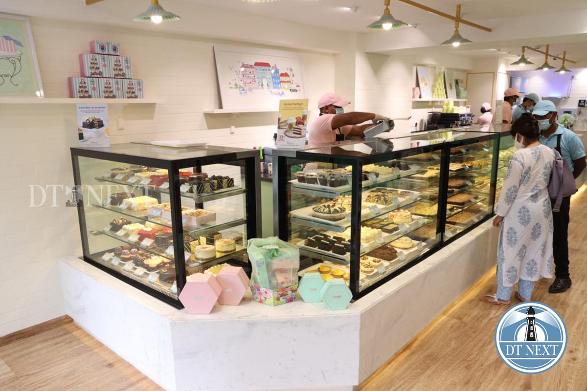 dt_next's tweet photo. Theobroma, one of India’s finest bakery and patisserie brand, opens their first store in Anna Nagar, Chennai.
📸 @manivasagan_
#Bakery #Patisserie #BakeryBrand #pasteries #confectionary #StoreOpening #AnnaNagar #Chennai #Cakes #BakeryStore #Store #Theobroma https://t.co/TMlQSyGgTa