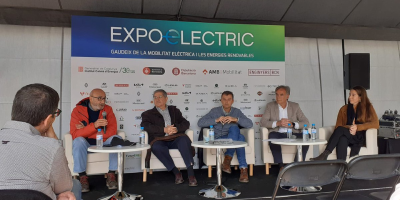 🔌 Aquest cap de setmana serem a <a href="/Expoelectric/">Expoelectric</a>, fira de referència del vehicle elèctric i de les energies renovables, coorganitzada per la <a href="/diba/">Diputació de Barcelona</a>. El certamen reunirà institucions, empreses i ciutadania per avançar en la #transicióenergètica. 
✅bit.ly/Expoelectric20…
📷Any 2021