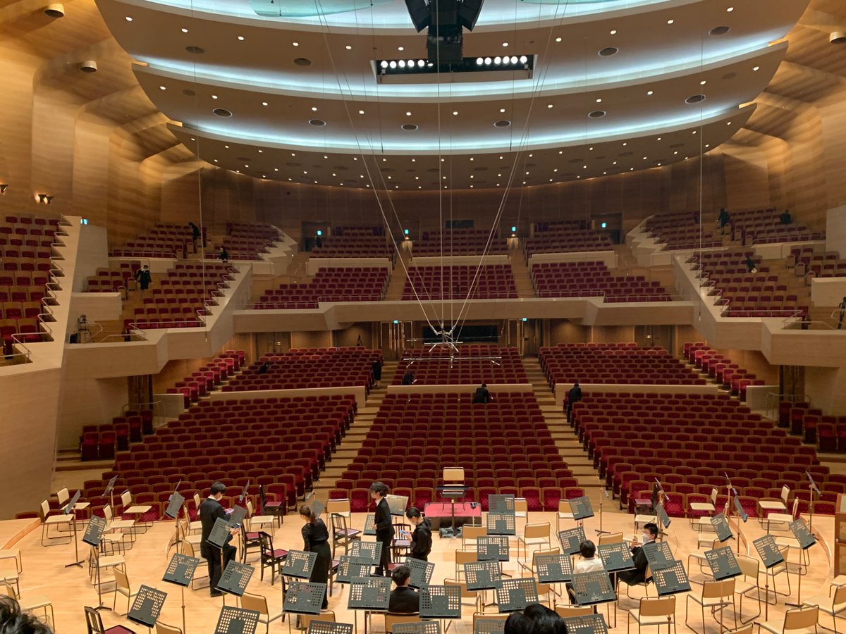 1日過ぎちゃいましたが、ご報告までに。
13日(Day1)の「オーケストラと合唱 歓喜の歌」にて、東京音楽大学合唱団の一人として出演させていただいてました！

まさかサントリーホールで第九を歌えることになるなんて… すごく楽しかったです🥲