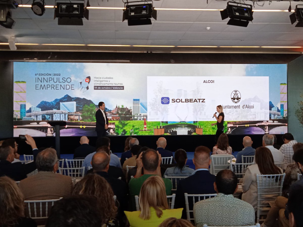 AjuntamentAlcoi's tweet photo. Alcoi participa en la VI Trobada d'Alcaldes i Alcaldesses amb la Innovació @redinnpulso 

L'alcalde, @tonifrancesp , ha donat pas a Vanessa Juan qui ha presentat la seua empresa local innovadora @Solbeatz_
https://t.co/YWX0xyp061
#InnpulsoEmprende22 https://t.co/HoxemW86G3