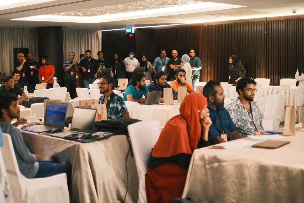 bankofmaldives's tweet photo. It’s on! #BMLHackathon
3 Winning Teams make it to BML Innovation Lab! 💡 https://t.co/QufJOKnW7d