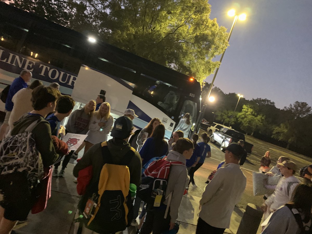 carmody_bridget's tweet photo. ⁦@MC_BIGBLUE⁩ AquaJags swimming upstream to North Half! Thanks for the wheels, Big Blue! #DemBricks #FinsUp 🏊🏻‍♀️🏊‍♂️💙🧡 https://t.co/JrI2COQDfm