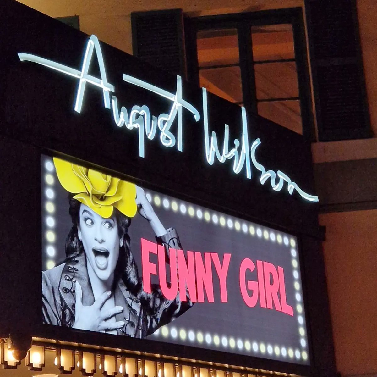 ritchie6272's tweet image. Broadway with my boy! #metcast #AugustWilsonTheatre #hisfavmusical