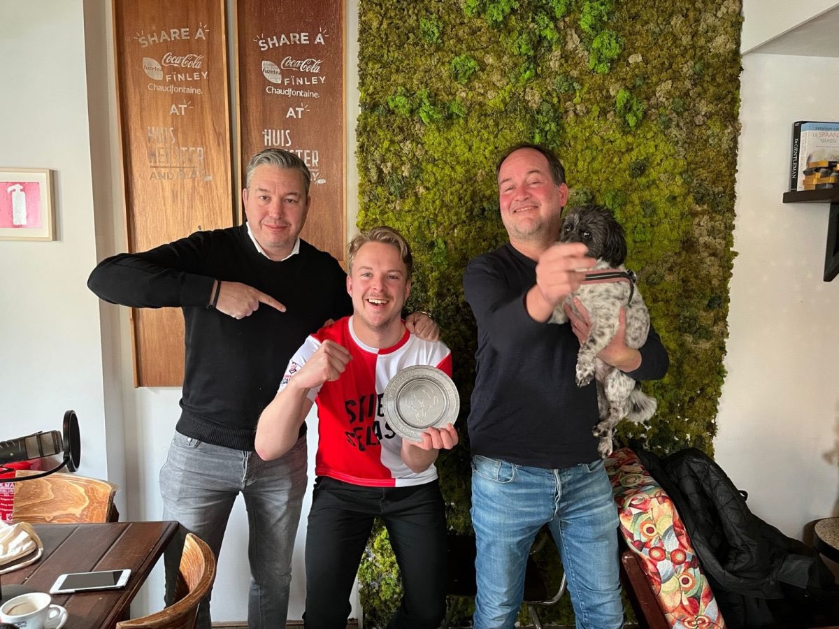 ⚫️⚪️ Sjoerdje is gewoon Sjoerd. Onze Sjoerd. Even stemmen: podcastawards.nl/stem#sport
#dickvoormekaar #lourdesaandemaas

steedshooger.nl/2022/10/we-ski…