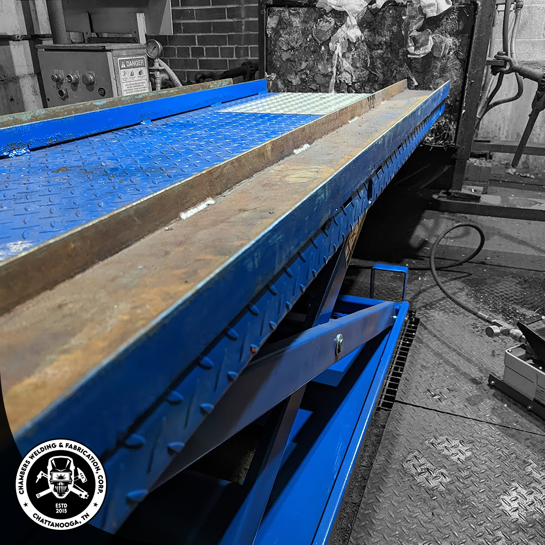 Chamberswelding's tweet photo. Finished up this compactor lift, platform, and hydraulics for the folks over at Mary Walker Towers this afternoon.

#maintenance #buildingmaintenance #propertymanagement #contractor #metalwork #fabrication #fabricator #welding #weldingandfabrication #chattanooga #chamberswelding https://t.co/ejisk4RodA