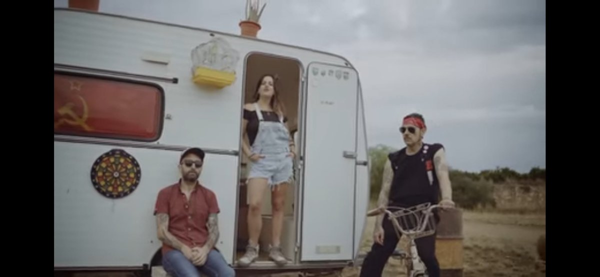 ElTitoKoko's tweet photo. @chikosdelmaiz 
Pasarán los años pero el Arte sigue hay en estado puro.
Grande Laureta!!!
Nunca se han vista tan bien acompañados,como en Madrid dijo @Nega_Maiz,el quinto Beatle!!!!
Un peldaño más en cada canción que nos acompaña.... https://t.co/T1Bf8VebKC