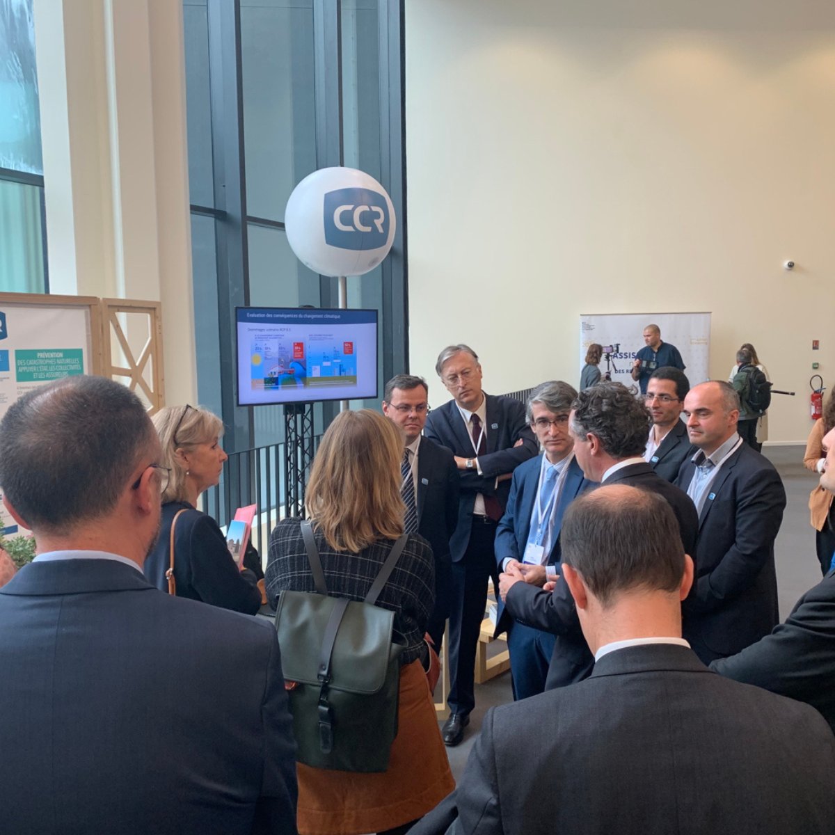 CCReassurance's tweet photo. | #ANRN22 | 📢 CCR est honorée d’avoir reçu la visite de @ChristopheBechu (Ministre de la Transition écologique et de la Cohésion des territoires), hier sur son stand aux Assises nationales des risques naturels (#ANRN), dont elle est le partenaire officiel. https://t.co/CTq03vm3ZY
