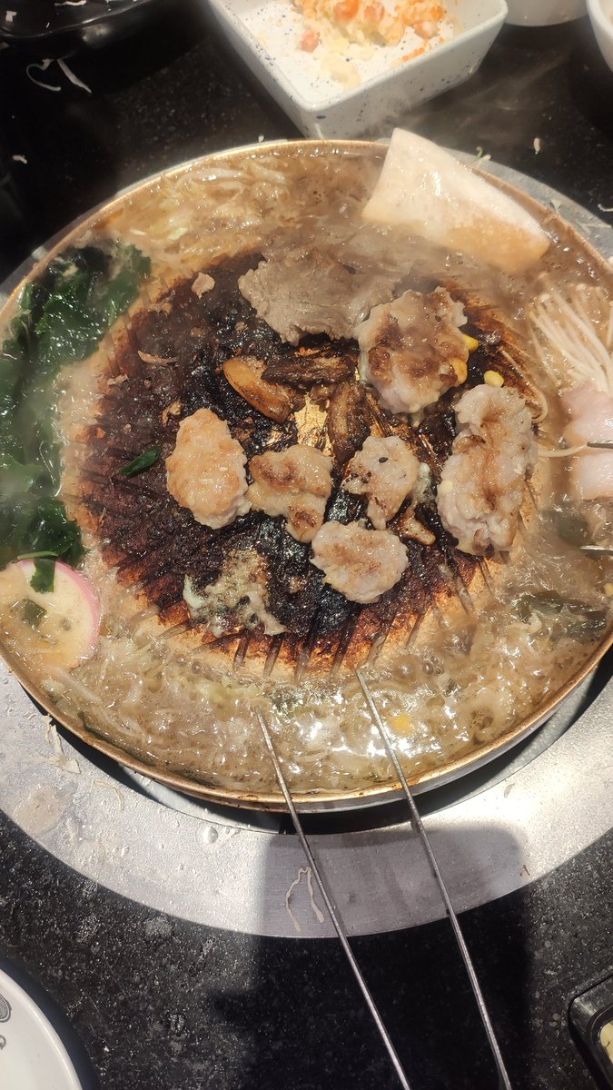 Krid6pounds's tweet photo. พาเพนกวิ้นสองตัวมาเป็นมะเร็งคับ--- https://t.co/ZqZX0PFpll