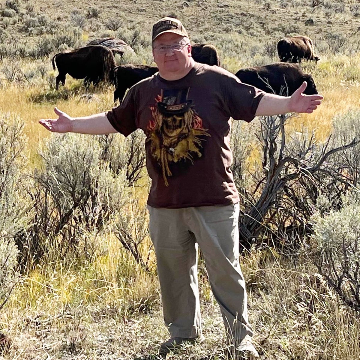 JeffOShields2's tweet photo. I had an AMAZING #FallBreak2022! Excellent weather and many memorable experiences . . . And #bison EVERYWHERE! 🦬 🦬🦬#mroshieldsvacation #Yellowstone #YellowstoneNationalPark 🦬🦬🦬#YellowstonePledge 🦬🦬🦬🦬🦬🦬 https://t.co/TsSL5L4yhb
