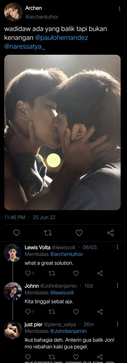 Jasminyme's tweet photo. 831. CW: Kissing pict https://t.co/oOCSdWaKsu