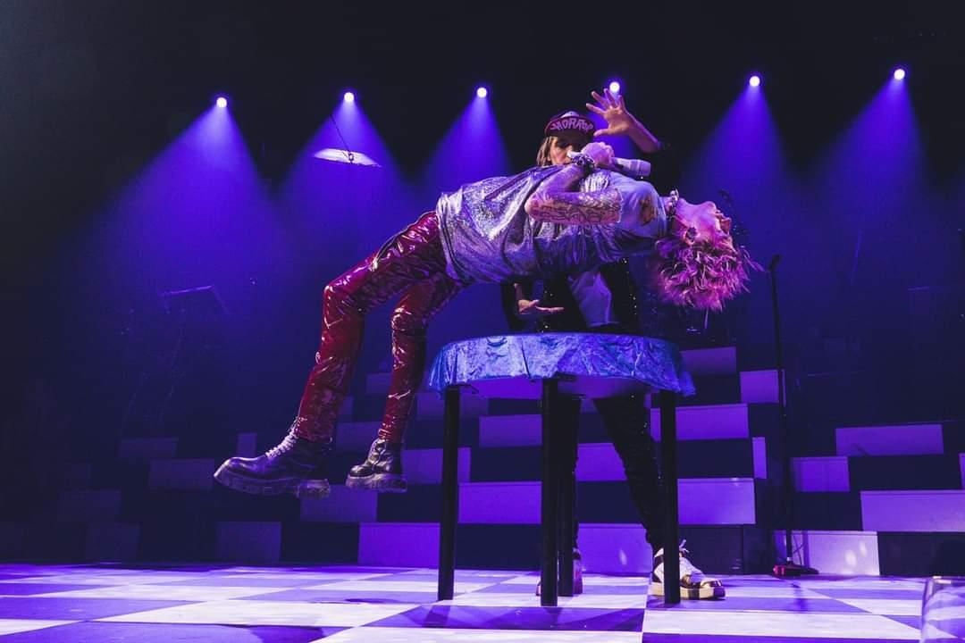 mcrmagic's tweet photo. @BBCR1 

Hi BBC I've a crazy story to share. I'd love tell you about it .Last week performing In Covent Garden I was spotted and taken on Tour With Machine Gun Kelly I even ended up on stage levitating him in front of 17000 fans. 
I even hung with Megan Fox https://t.co/Ql7Vvxz6Uz