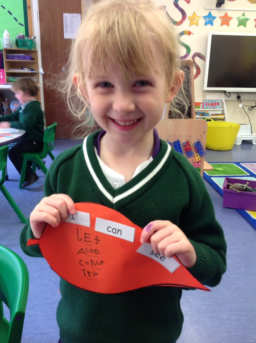 YH_EarlyYears's tweet photo. #YorkHouseReception have been observing the change of seasons and wrote about the signs of autumn that they have seen outside #TheYorkHouseWay https://t.co/IZXH0aKpAZ