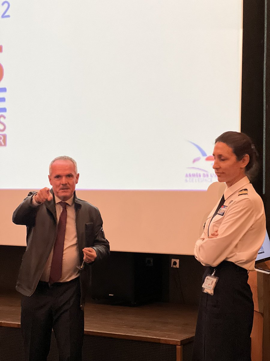 InstitutFMES's tweet photo. #SMHES « Unis pour faire face ! » Ce matin, les auditeurs de la 33Úme Session se sont donnés rendez-vous à Istres sur la @125_base pour une matinée consacrée à @Armee_de_lair. La colonelle Anne-Laure Michel, commandant la base, a détaillé la vision stratégique du @CEM_AAE 1/2 https://t.co/TH0H6YkYkq