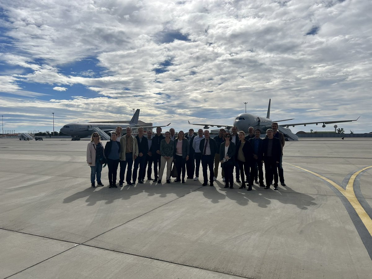 InstitutFMES's tweet photo. #SMHES « Unis pour faire face ! » Ce matin, les auditeurs de la 33Úme Session se sont donnés rendez-vous à Istres sur la @125_base pour une matinée consacrée à @Armee_de_lair. La colonelle Anne-Laure Michel, commandant la base, a détaillé la vision stratégique du @CEM_AAE 1/2 https://t.co/TH0H6YkYkq