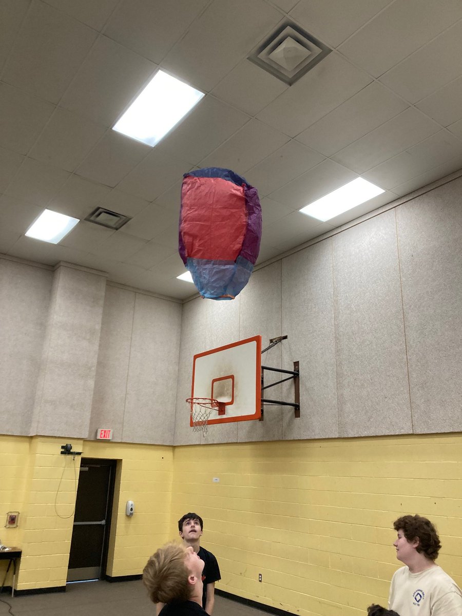 alma_middle's tweet photo. The Flight &amp; Space PLTW class tested out their hot air balloons yesterday! #only1airedale @PLTWorg https://t.co/LB56QDPCju