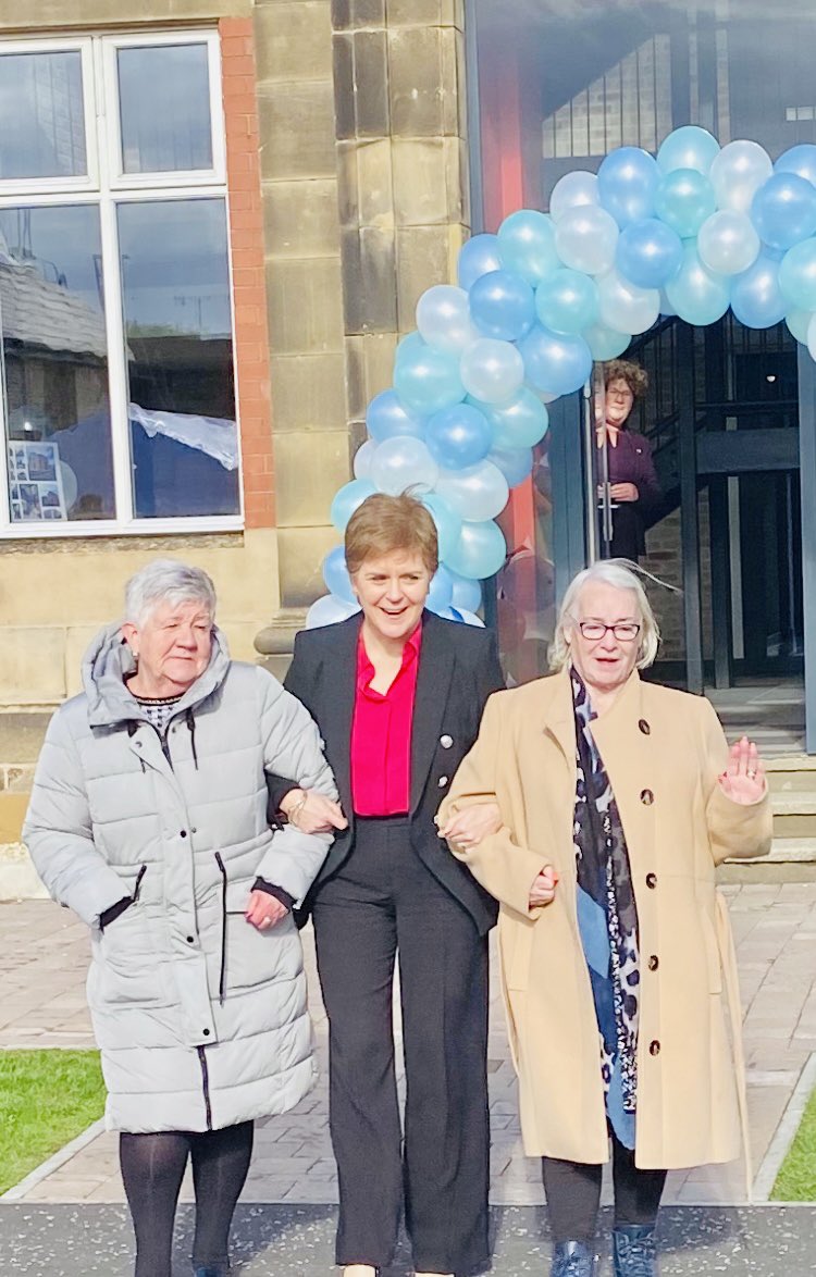 Delighted to be at the official opening by <a href="/NicolaSturgeon/">Nicola Sturgeon</a> of Linthouse HA’s Cromdale Square new development. CBHAs doing what they do best - housing, community, keeping it local!