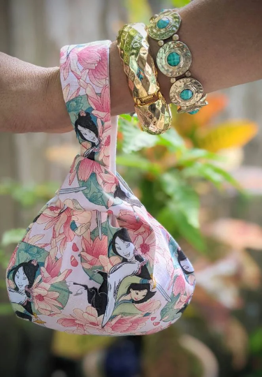 RedKimonoKrafts's tweet photo. 🌸🌸Pink Friday Sale on these lovely handcrafted Mulan knot bag and dragon brocade pouch in my shop 🌸🌸
Sale ends 10/17 MIDNIGHT EST
https://t.co/zLS9pJgGZc https://t.co/1rNelvT04j