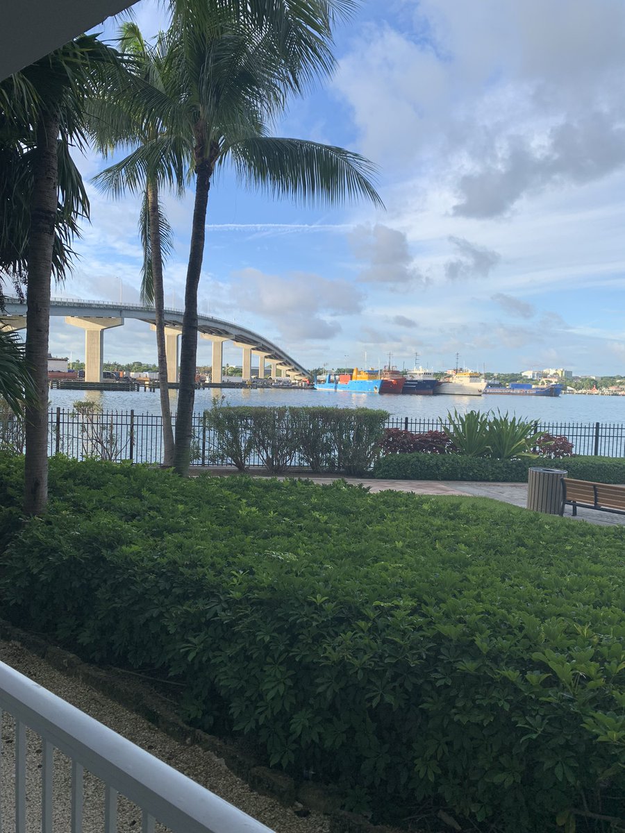 Jacquielinn's tweet photo. Good morning sunshine and Happy FriYAY!!!
 @VisitTheBahamas @Nassau_Bahamas https://t.co/IkPuV8d3A6