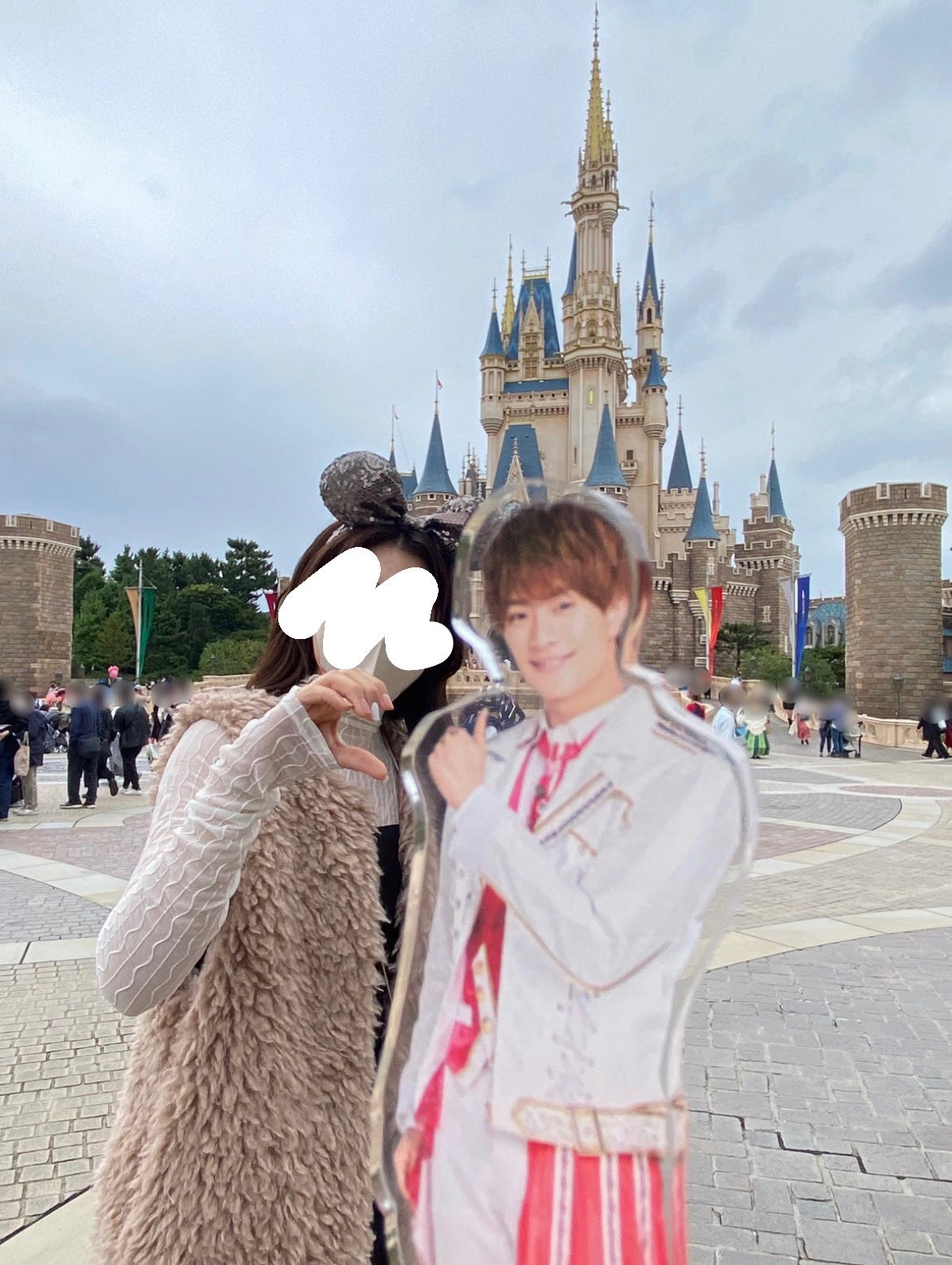 オタクたちとディズニーに行ってわかった アクスタの正しい使い方 話題の画像プラス オタクたちとディズニーに行ってわかった アクスタの正しい使い方 話題の画像プラス
