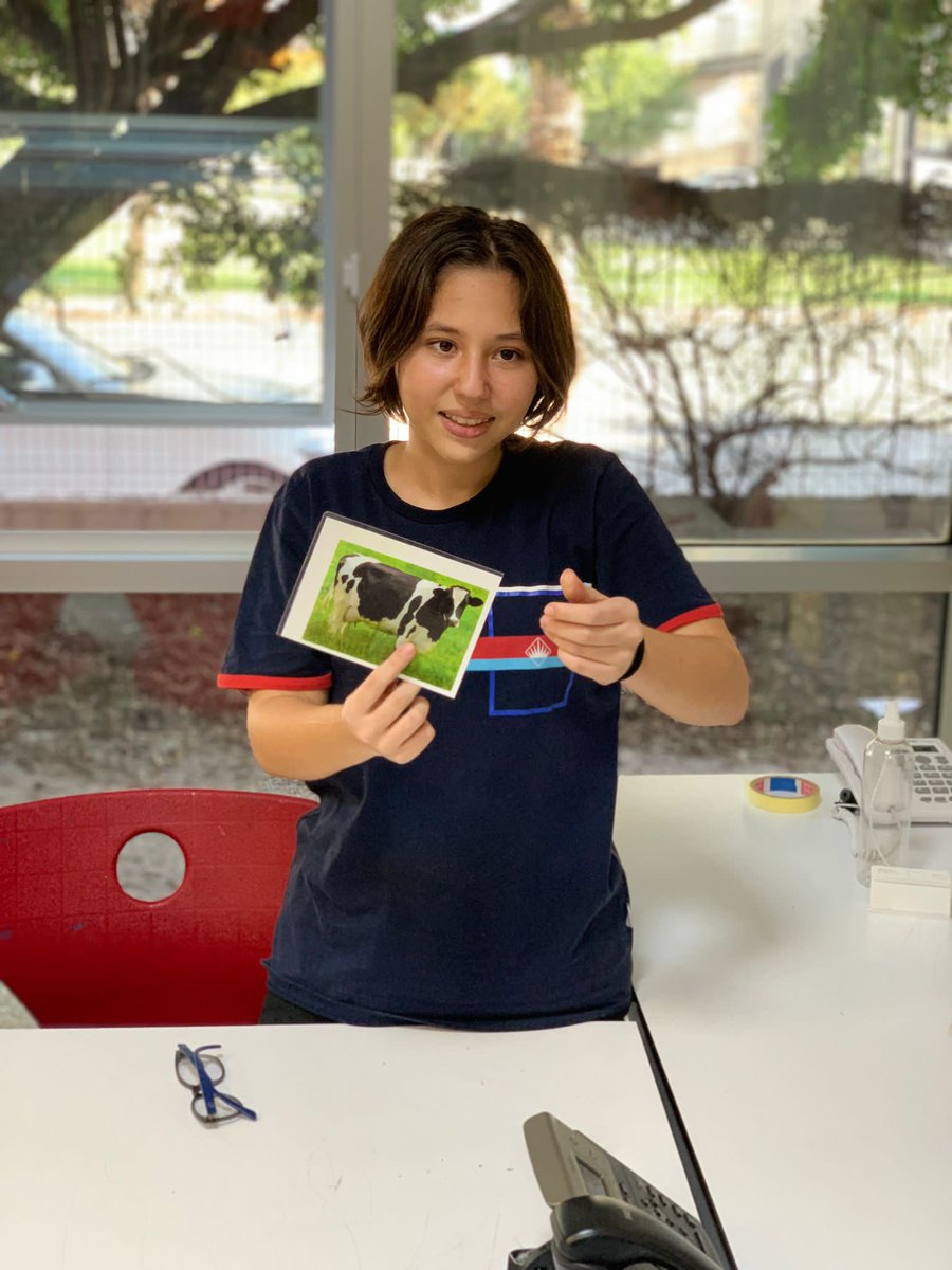 Eğlenerek öğrenmek, öğrenmenin en keyifli halidir 🤗
Fen Bilimleri dersinde 8. sınıf öğrencilerimiz 
📍 Adaptasyon 
📍 Mutasyon
📍 Modifikasyon
📍 Varyasyon, kavramlarını grup oyunu ile öğrendiler ❤️💙