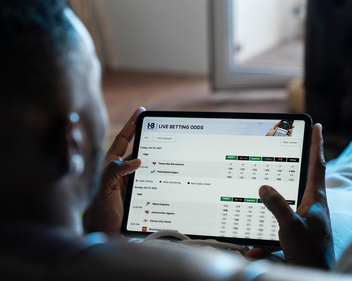 HowToBet_com's tweet photo. MLB Betting: ⚾

Betting on MLB games is more accessible than most people think. Following our MLB Betting Guide, you can get involved even if you have no previous betting experience.

Our complete guide is available here 👉 https://t.co/VDsIcTflZY

#baseball #mlbguide #howtobet https://t.co/upGAxjxJ8O