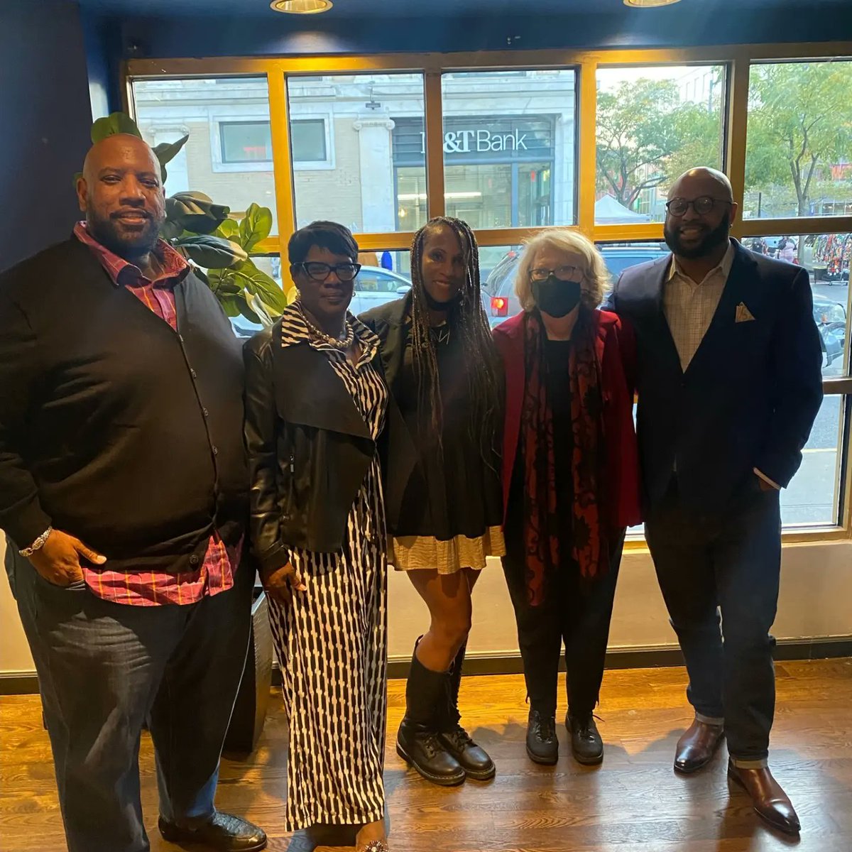 Ok2Grieve's tweet photo. Grateful to have been a part of this outstanding research team. Confronting COVID-19 loss in Harlem's Black community; focus groups with community leaders explored digital tools to support people who are grieving. #grief #covid19  #columbiaworldprojects https://t.co/4rU7eEzfAW
