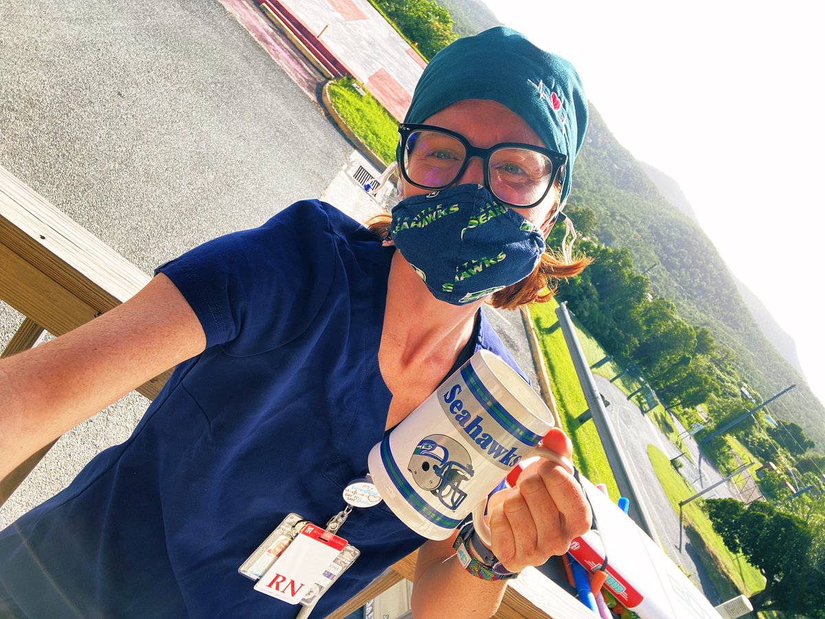 KrisInColor's tweet image. Blue Friday representing from the Virgin Islands 🏈💚🏈💙 #Seahawks #BlueFriday #HawksRISE #onlyweirdifitdoesntwork