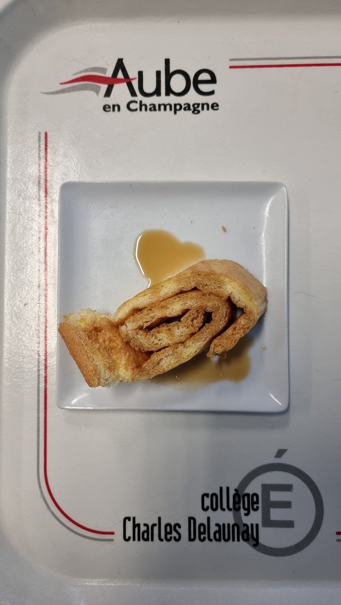 Pour la #SemaineDuGout , les élèves et leurs enseignants de langues et civilisations ont imaginé des menus de différents pays préparés par le Chef Etienne et son équipe. Un véritable régal !