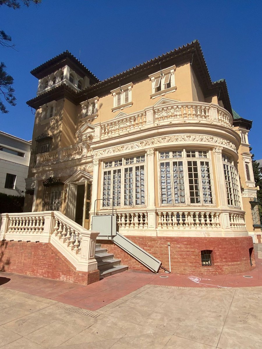 Nueva sede de RocaJunyent - Gaona, Palacios y Rozados abogados en #Málaga, despacho asociado a <a href="/Roca_Junyent/">RocaJunyent</a>. Desde este noble edificio (Villa Onieva) trabajaremos con profesionalidad y eficacia en las distintas ramas del derecho.