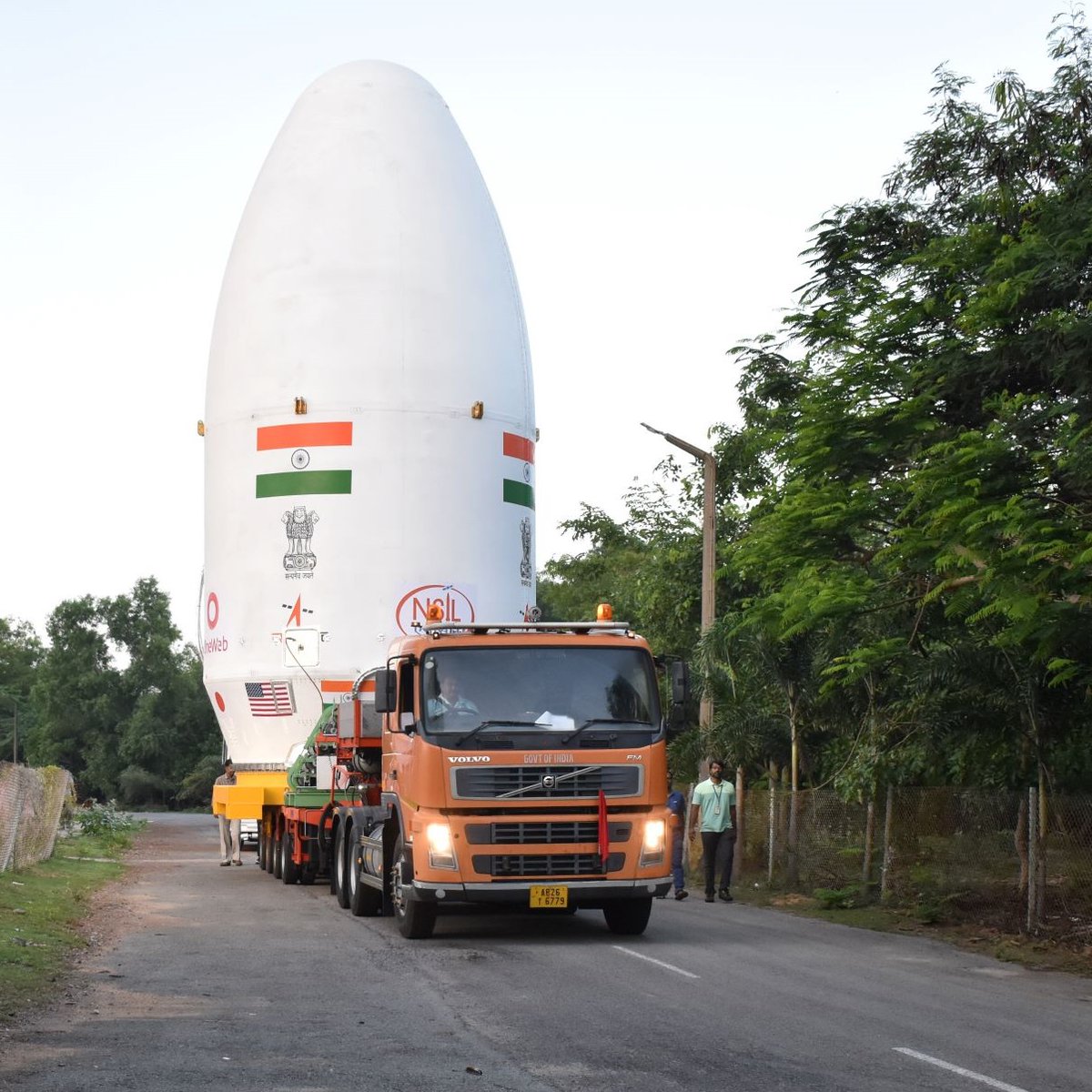 EutelsatGroup's tweet photo. Exciting news from India as we confirm the encapsulation of our 36 satellites ahead of #OneWebLaunch14. The satellites have now travelled to be attached to the LVM3 rocket ahead of launch later this month.

Thanks again to our team, as well as @isro, @NSIL_India and @Arianespace! https://t.co/3y5xK0PokE