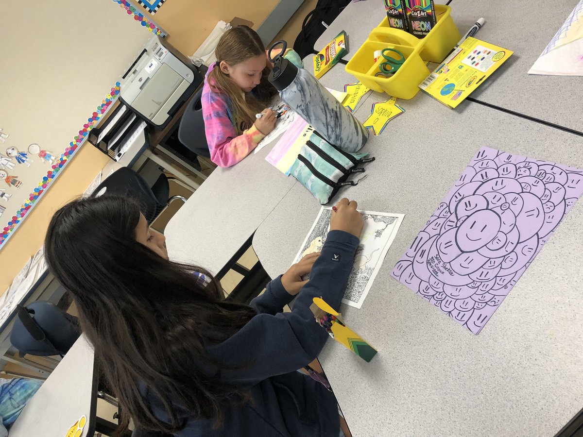 PHSMrsRizzo's tweet photo. Brightening our day in the Color Our World Club! #color #bemindful #PHSClubs #rizzo247245 💜🎨💜 https://t.co/0LornxSNpm
