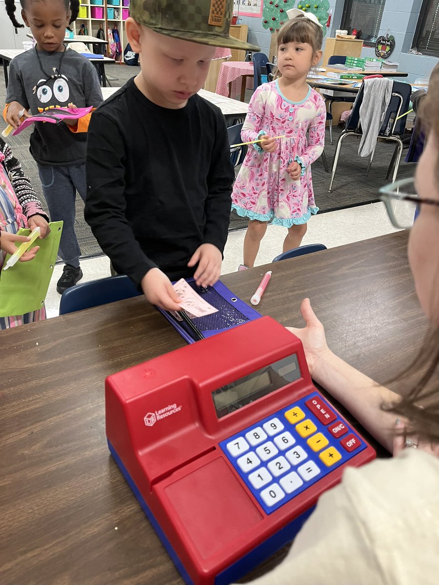 ACELBNE's tweet photo. Mrs. @mrsfryein1st Class snd Mrs. @MrsCaronesClass Class enjoyed spending their paychecks in their class store. #minieconomy #financialresponsibilty @sccouncileconed https://t.co/qeUw1WF2eo