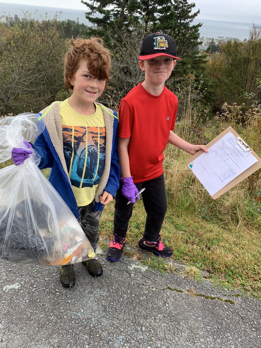 cestmmegough's tweet photo. @WasteManagement did a great presentation for us, followed by a litter cleanup. Informative and fun! ♻️🗑️ https://t.co/bVKSmLatqq