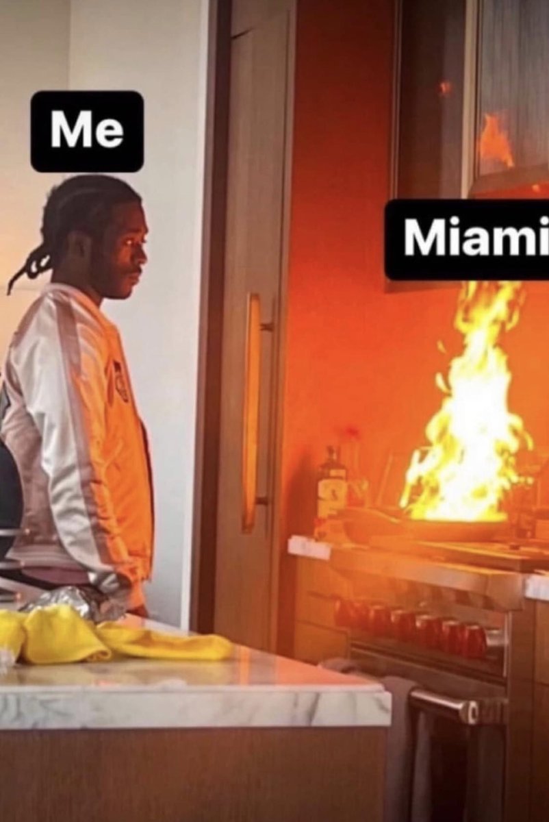 PrettyDRi08's tweet image. Whew chile….