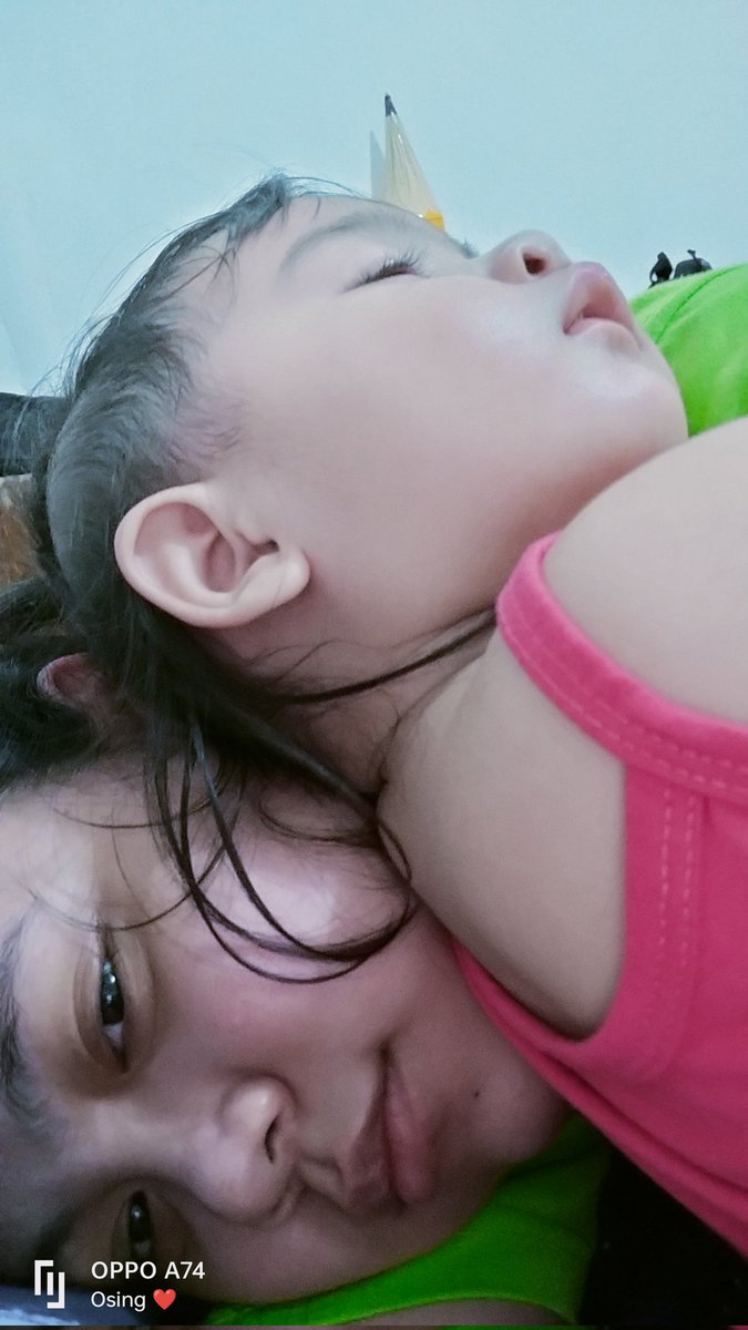 MariaRoselle319's tweet photo. Be ginawa mo naman akong unan 😂😂 https://t.co/2hGcAanmf3