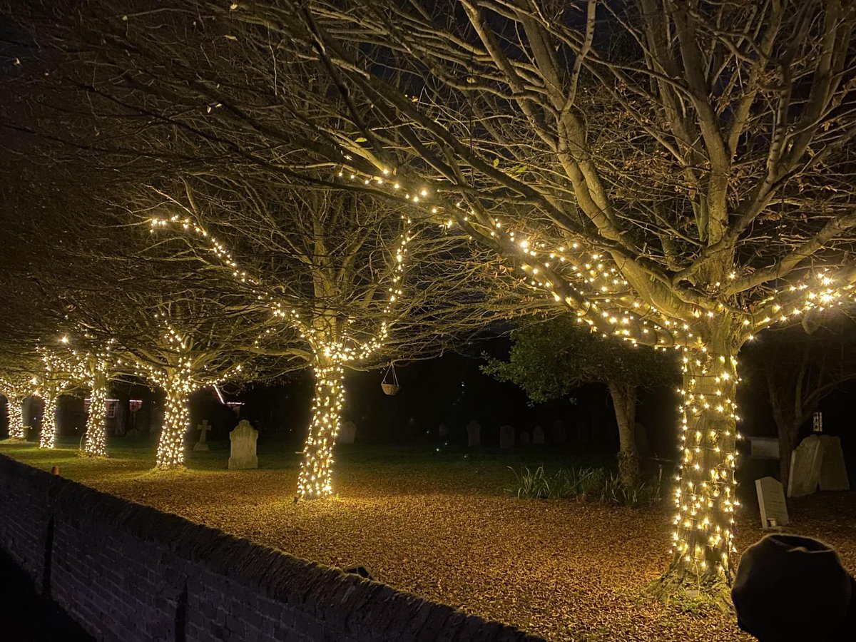 Great to meet Headteacher Mrs Evans <a href="/OngarSchool/">High Ongar Primary School</a> this lunchtime. Discussing plans for our Christmas Celebration on November 26th - very exciting!