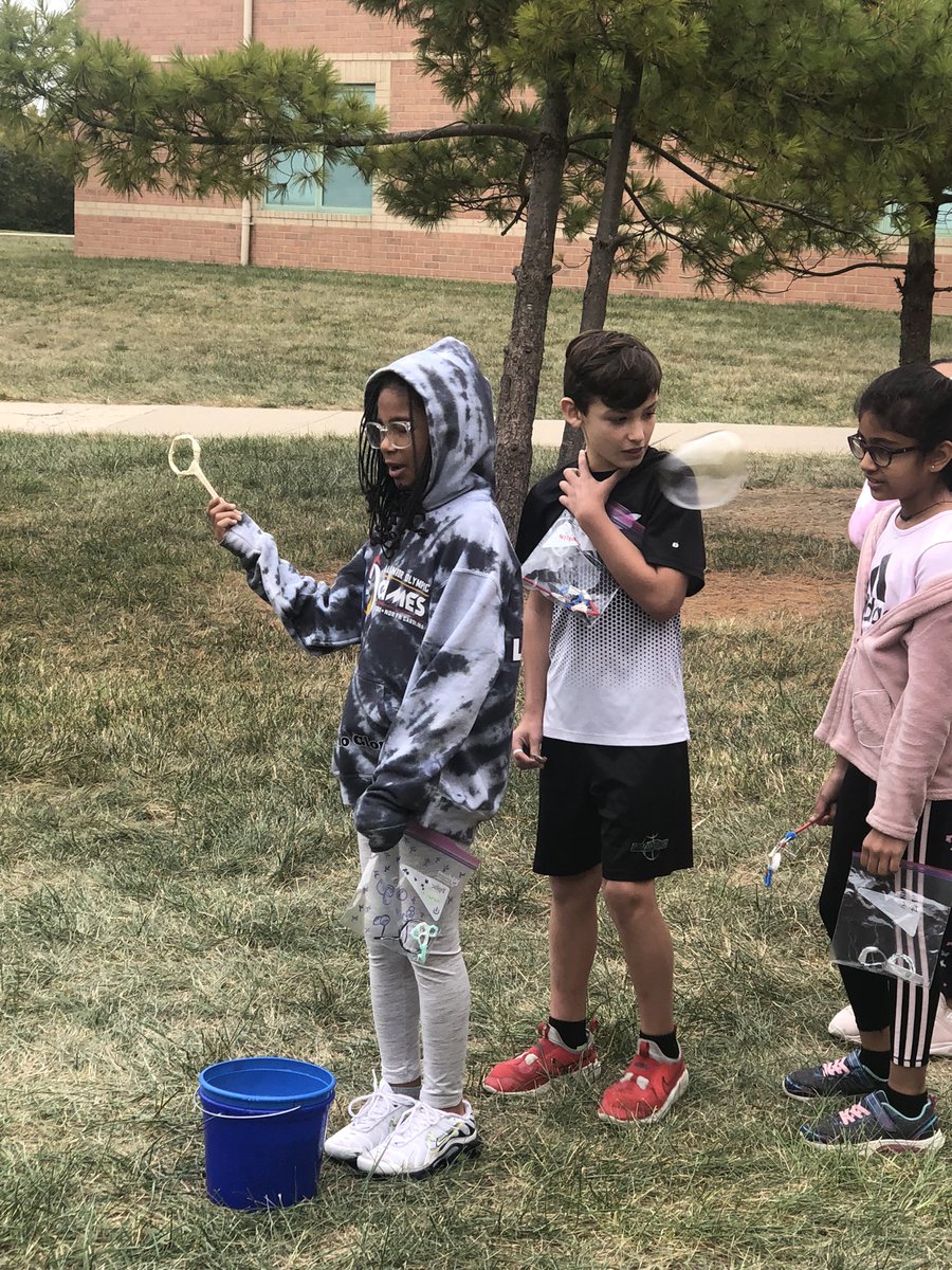 SherryMich's tweet photo. #MasonElementary fourth graders test out their bubble wands they created with craft supplies, #3Doodler pens, and 3D printers. Which one could blow the most bubbles?! #KindnessStartsWithMe https://t.co/ReKDprsin1