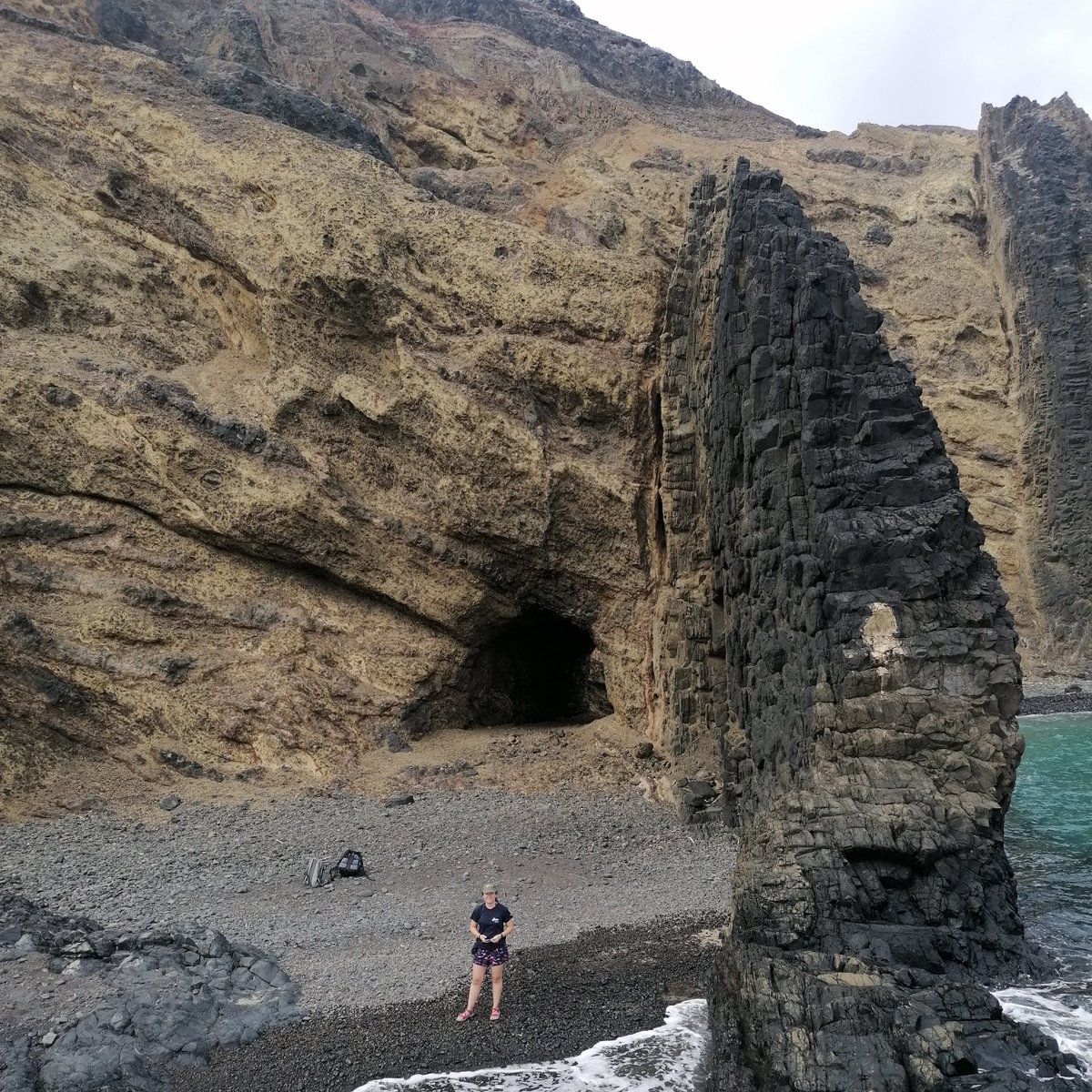 MARE_Madeira's tweet photo. This week our colleagues Sílvia Almeida and Soledad Álvarez were in Porto Santo (islands northeast of Madeira) to conduct fieldwork!
Day 1: Marine litter sampling and drone surveys.
#oceanlit #DRAAC #arditi @MARE_centre @IMPLAMAC #PortoSanto https://t.co/V2C5V6WKBP