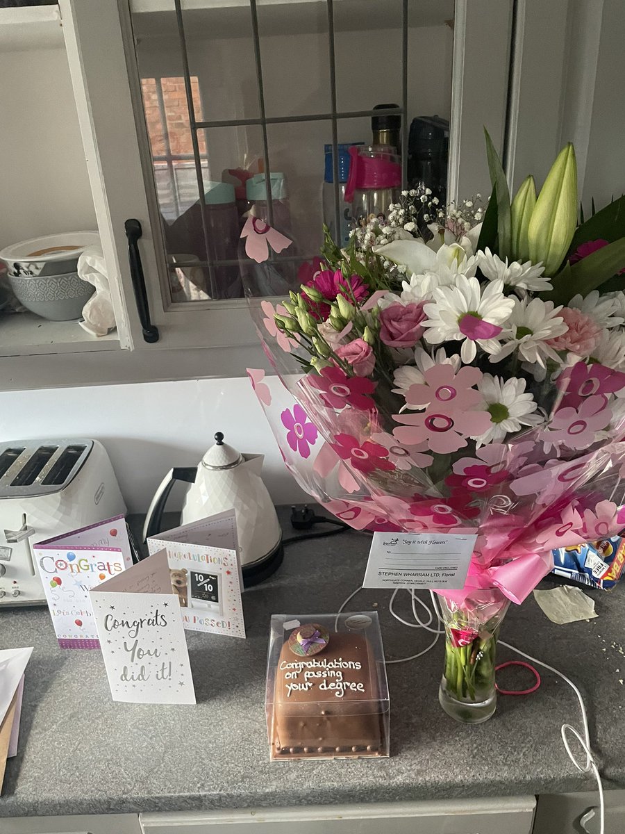 Danielleplowman's tweet photo. After 4 years and over 2300 placement hours I am finally a child nurse and start my new job next week 👩🏼‍⚕️🎓#childnurse#Studentnurse https://t.co/Y6HY3w6ydC