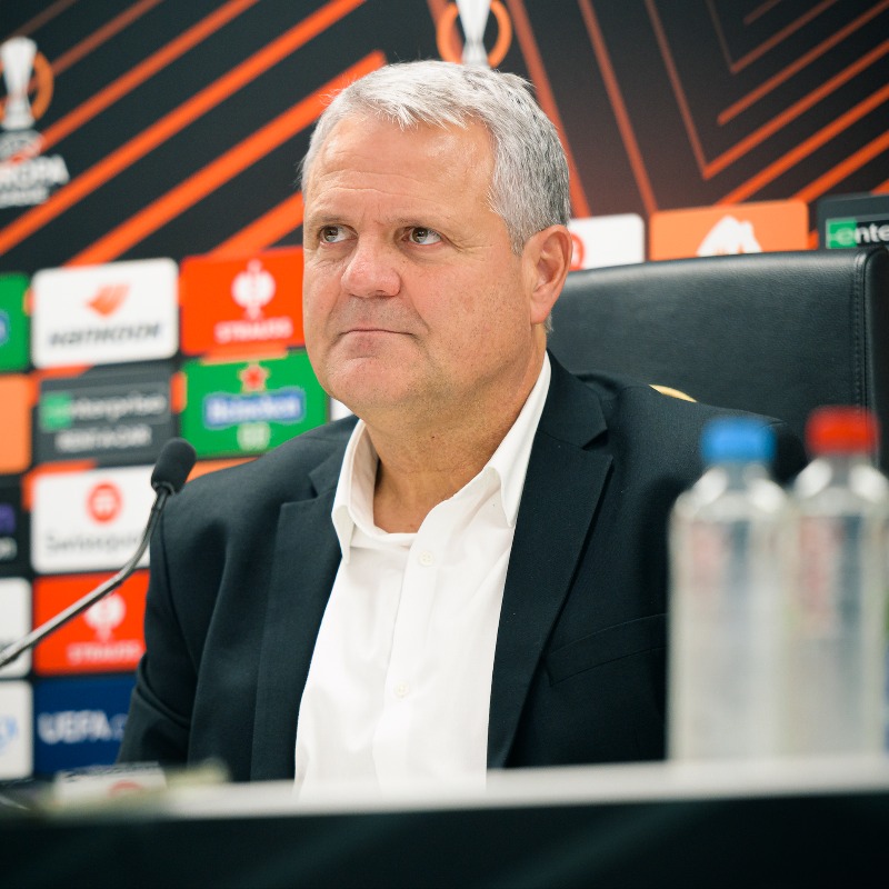 fcmidtjylland's tweet photo. Afstemte og stærke i en moden holdpræstation, sagde Erik Sviatchenko og Albert Capellas blandt andet efter 2-2 i Rotterdam 🗯
Læs alt fra torsdagens pressemøde nedenfor 👇
#FEYFCM