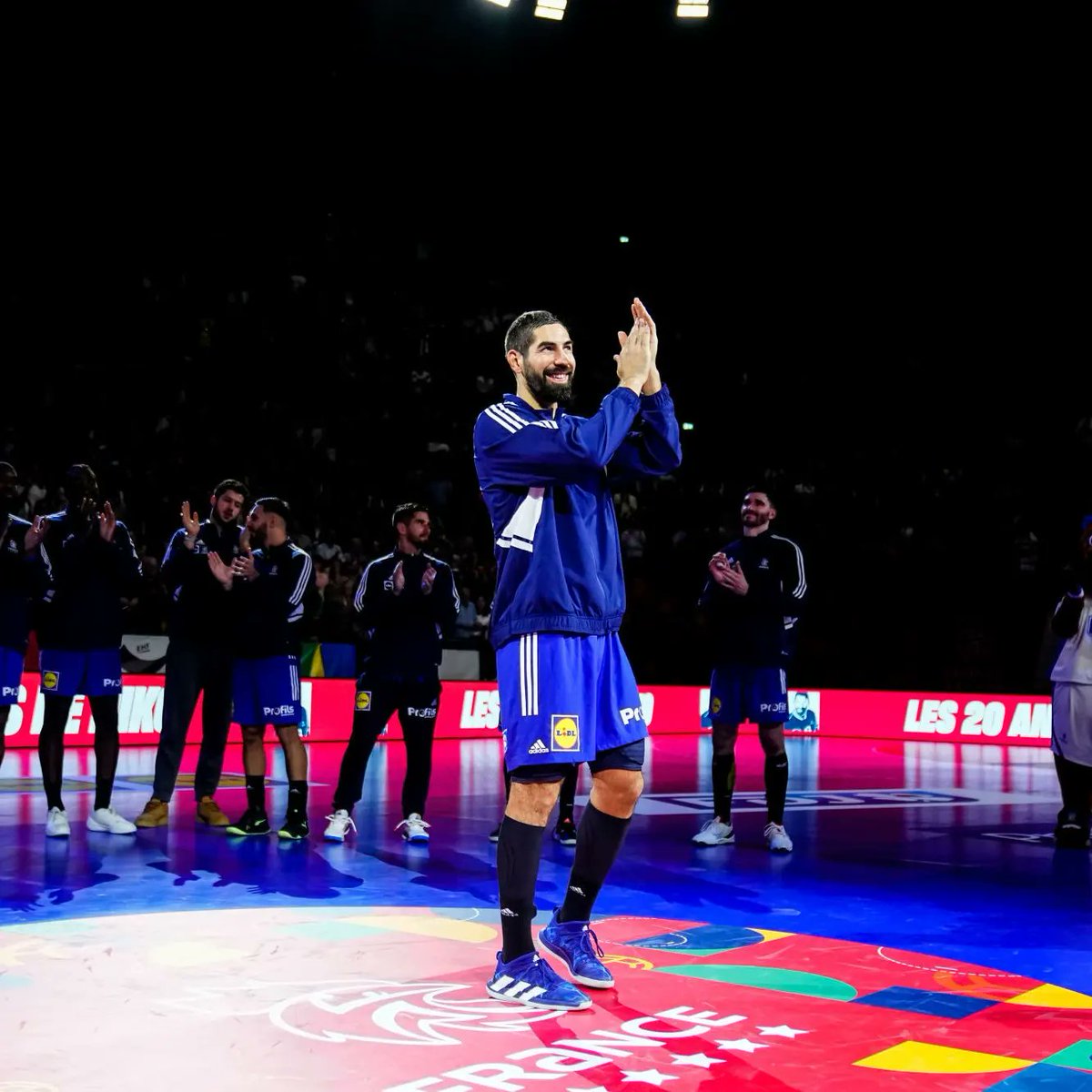 Prefon_Asso's tweet photo. 🔥 20 ans que @NKARABATIC porte les couleurs de l'Equipe de France !🇲🇫
Un grand MERCI Niko pour ces 2 décennies d'engagement et de détermination au service du collectif !🙏
Et ce n'est pas terminé !
#Prefonhand #handball #engagement #BleueEtFier https://t.co/qzLuN4MkFy