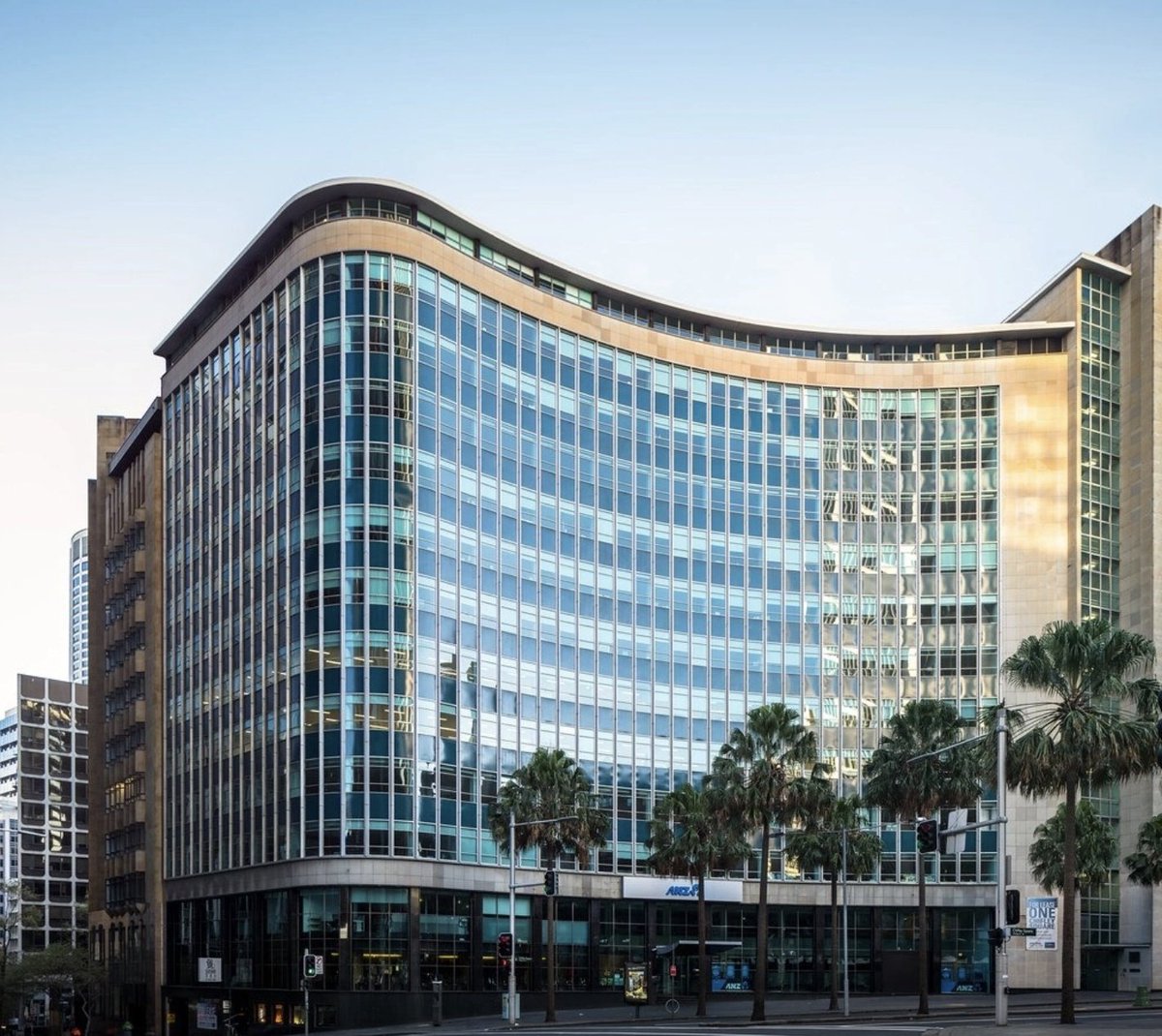 ivanip80's tweet photo. Australia's first curtain wall building! Qantas House ! Another icon down. 

Credit: Docomomo

#ctbuhwalks https://t.co/ZscBv1KB9g