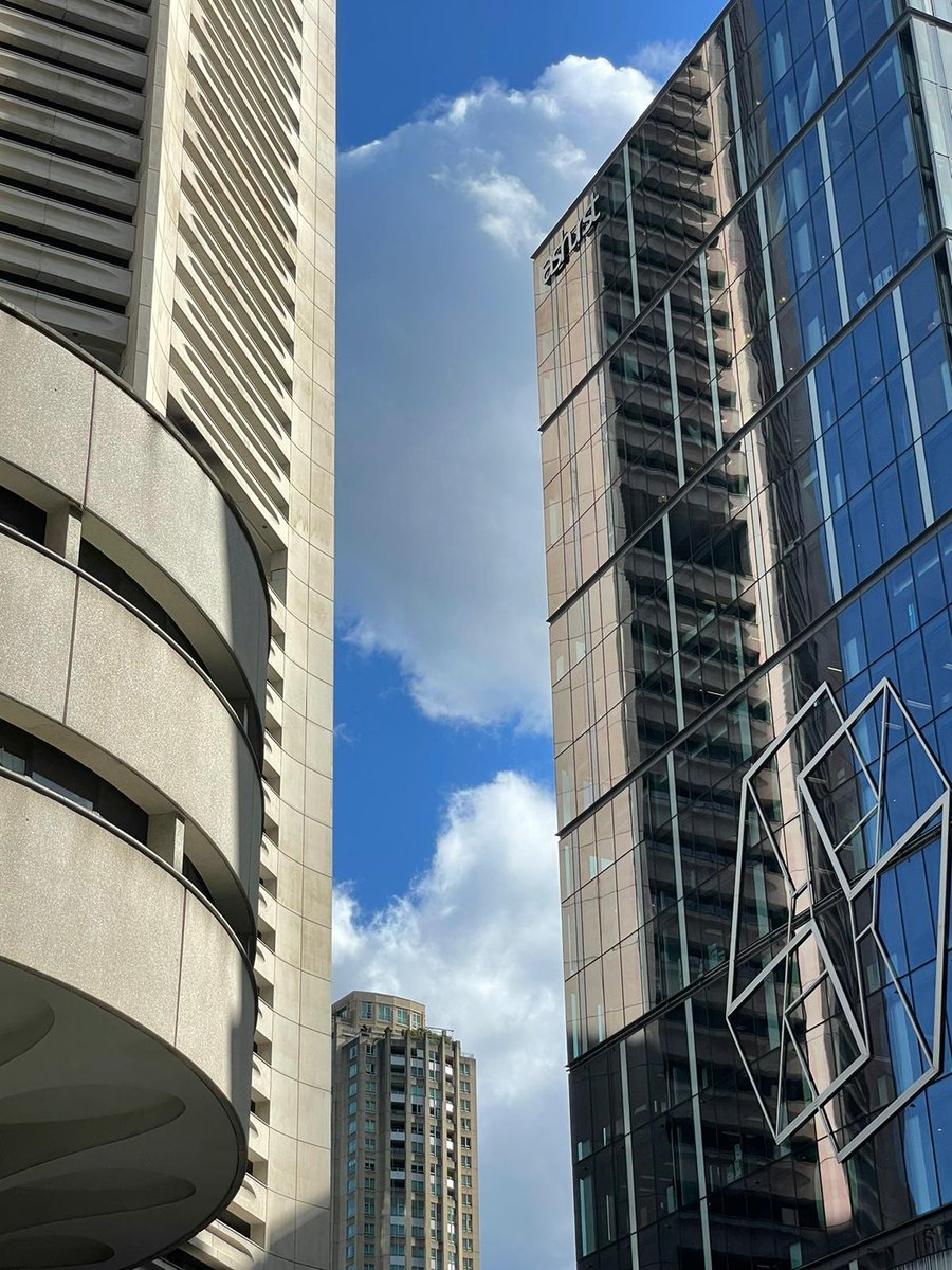 ivanip80's tweet photo. Ashurst building and yet another modernist icon, MLC Centre by Seidler and Associates. 

#ctbuhwalks #mlccentre https://t.co/CPW6dW7oGC