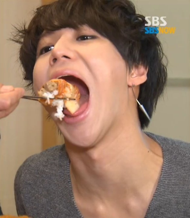 SHINeeating's tweet photo. Be like our beloved Maknae and take a big, delicious bite out of your day! ❤️ https://t.co/4seFgNNOFB