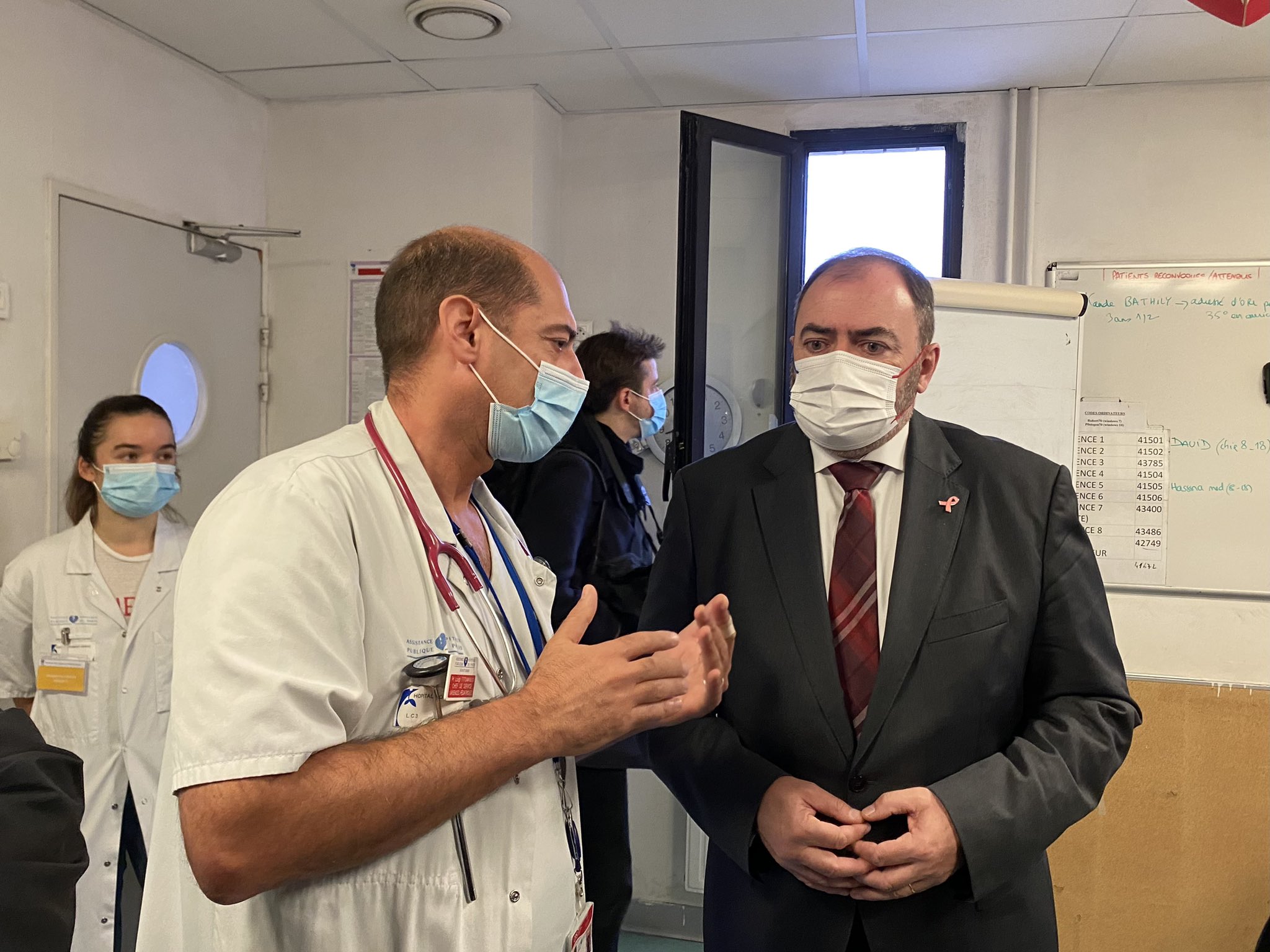 Camille Ducrocq on Twitter "Le ministre de la Santé FrcsBraun est en déplacement aux urgences