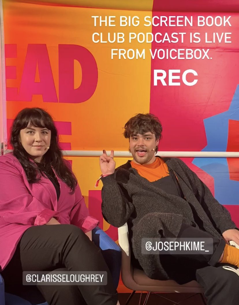 BSBookPod's tweet image. Wow, @CheltLitFest, we love you to bits.

Thank you so much to Voicebox and @RowanHLB for being a part of such a special night, and thank you to everyone who came along!! WE DEMAND A THOUSAND MORE LIVE EPISODES

All love to @schielbou for her incredible art capturing the night 💗